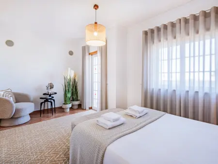 Villa familiale calme avec piscine, tennis et parking sécurisé - Photo 23