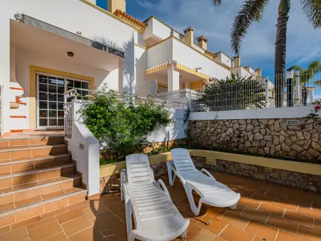 Villa familiale calme avec piscine, tennis et parking sécurisé - Photo 29