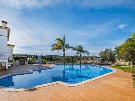 Villa familiale calme avec piscine, tennis et parking sécurisé - Photo 31