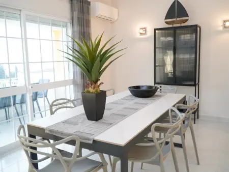 Appartement Rénové 3 Chambres avec Vue Mer près Plage et Tennis - Photo 8