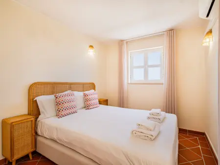Villa cosy à Albufeira avec piscine partagée, 3 chambres pour 6 personnes - Photo 12
