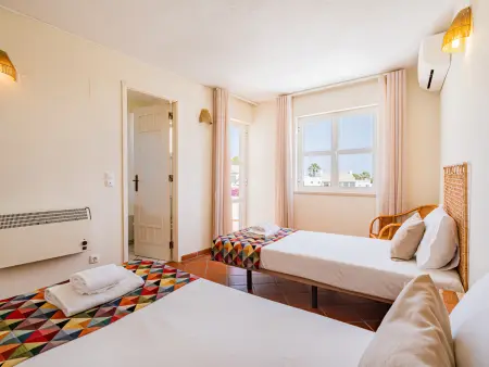 Villa cosy à Albufeira avec piscine partagée, 3 chambres pour 6 personnes - Photo 17