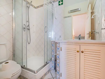 Villa cosy à Albufeira avec piscine partagée, 3 chambres pour 6 personnes - Photo 18