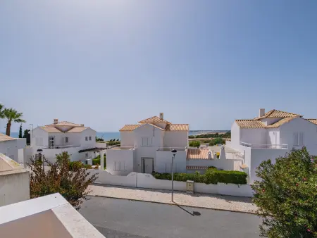 Villa cosy à Albufeira avec piscine partagée, 3 chambres pour 6 personnes - Photo 19
