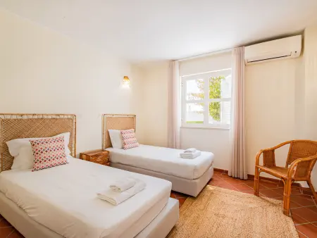 Villa cosy à Albufeira avec piscine partagée, 3 chambres pour 6 personnes - Photo 20