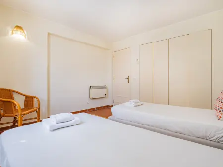 Villa cosy à Albufeira avec piscine partagée, 3 chambres pour 6 personnes - Photo 22