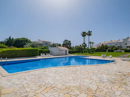 Villa cosy à Albufeira avec piscine partagée, 3 chambres pour 6 personnes - Photo 24