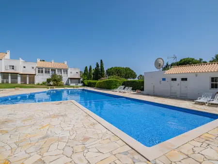 Villa cosy à Albufeira avec piscine partagée, 3 chambres pour 6 personnes - Photo 26