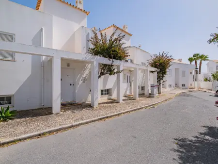Villa cosy à Albufeira avec piscine partagée, 3 chambres pour 6 personnes - Photo 27