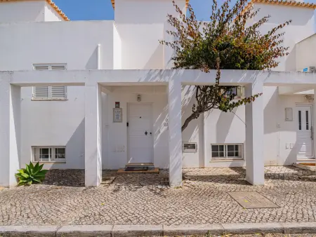 Villa cosy à Albufeira avec piscine partagée, 3 chambres pour 6 personnes - Photo 28