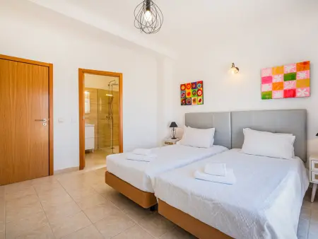 Villa familiale à Albufeira avec piscine privée et jardin - Photo 15