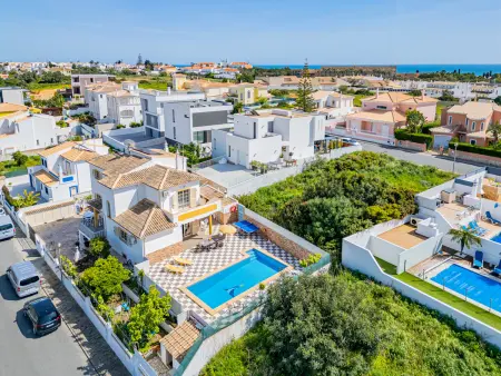 Villa familiale à Albufeira avec piscine privée et jardin - Photo 26