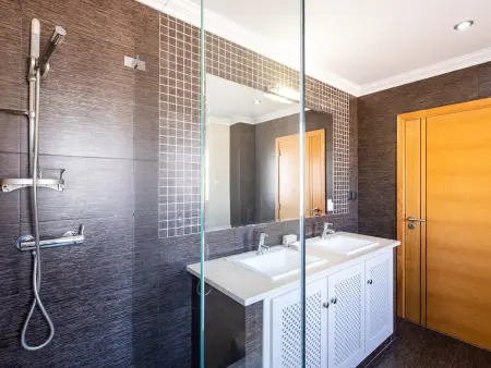 Villa moderne en Algarve avec piscine privée et espace pour 7 personnes - Photo 19