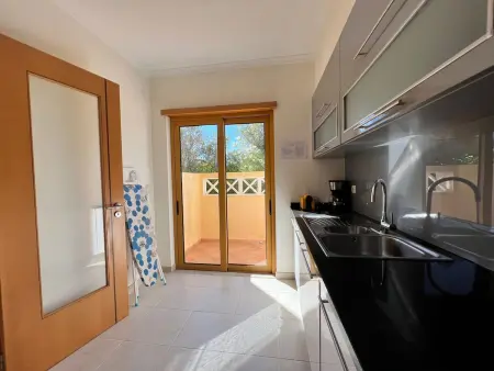 Villa moderne près de la plage avec jardin et piscine près d'Albufeira - Photo 3