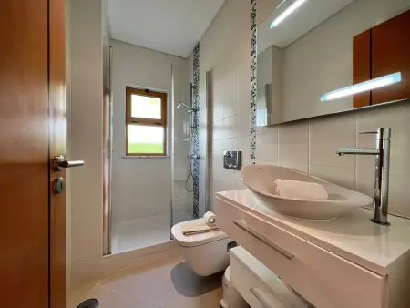 Villa moderne près de la plage avec jardin et piscine près d'Albufeira - Photo 4
