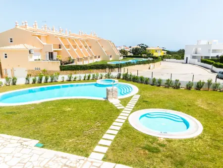 Villa moderne près de la plage avec jardin et piscine près d'Albufeira - Photo 14