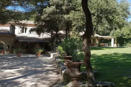 Villa cadre idyllique et reposant avec piscine, Villa paisible dans un cadre idyllique à Orange - Photo 6