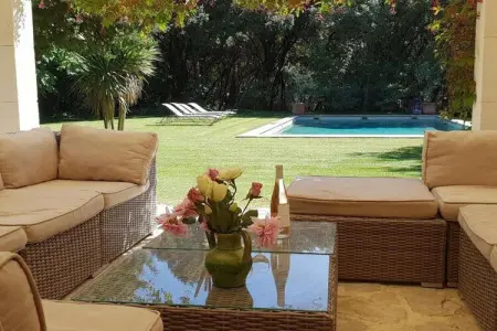 Villa cadre idyllique et reposant avec piscine, Villa paisible dans un cadre idyllique à Orange - Photo 8
