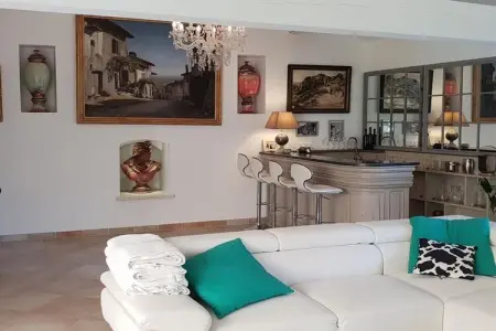 Villa cadre idyllique et reposant avec piscine, Villa paisible dans un cadre idyllique à Orange - Photo 11