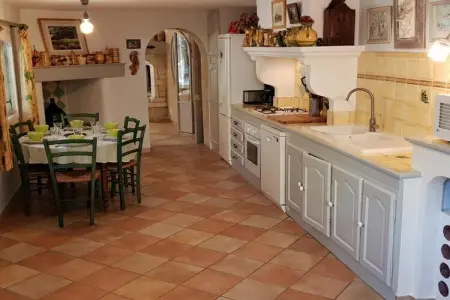 Villa cadre idyllique et reposant avec piscine, Villa paisible dans un cadre idyllique à Orange - Photo 17