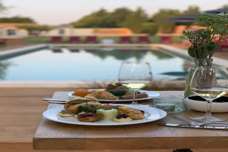 Charmant Mas Provençal avec piscine et jacuzzis, Charmante Villa Provençale à Noves - Photo 12