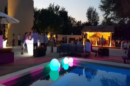 Charmant Mas Provençal avec piscine et jacuzzis, Charmante Villa Provençale à Noves - Photo 46