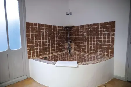 Charmant Mas Provençal avec piscine et jacuzzis, Charmante Villa Provençale à Noves - Photo 83