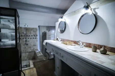 Charmant Mas Provençal avec piscine et jacuzzis, Charmante Villa Provençale à Noves - Photo 86