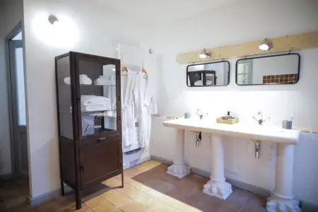 Charmant Mas Provençal avec piscine et jacuzzis, Charmante Villa Provençale à Noves - Photo 88