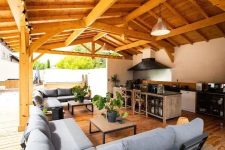 Charmant Mas Provençal avec piscine et jacuzzis, Charmante Villa Provençale à Noves - Photo 93