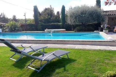 La Maison de Robion, Villa près d'Avignon avec suites séparées - Photo 11