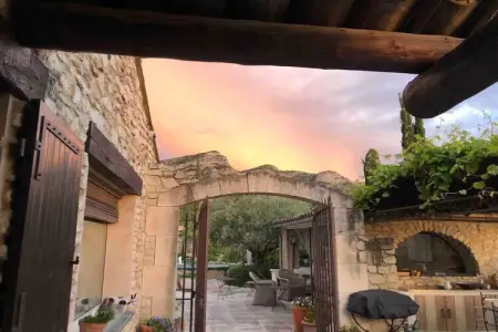 La Maison de Robion, Villa près d'Avignon avec suites séparées - Photo 12