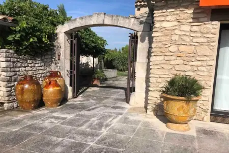 La Maison de Robion, Villa près d'Avignon avec suites séparées - Photo 13