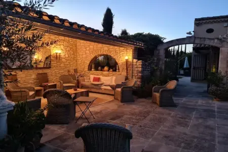 La Maison de Robion, Villa près d'Avignon avec suites séparées - Photo 34
