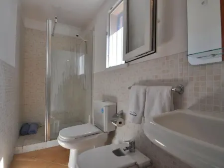 VILLA en Zona residencial tranquila con piscina privada ideal para familias - W - Photo 10