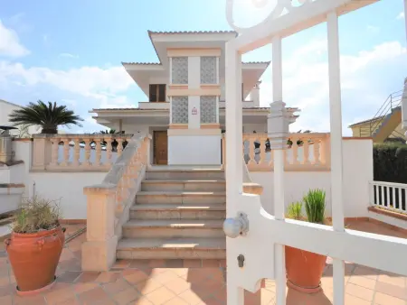 CA NA MALEN Hermosa casa para familias con gran piscina, jardín. - WiFi Gratis - Photo 25
