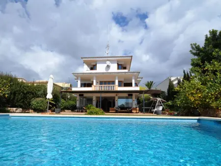 CA NA MALEN Hermosa casa para familias con gran piscina, jardín. - WiFi Gratis - Photo 26