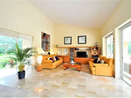 Villa con piscina y pista de tenis privada ideal para familias.  - WiFi Gratis - Photo 8
