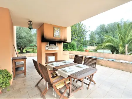 Villa con piscina y pista de tenis privada ideal para familias.  - WiFi Gratis - Photo 15