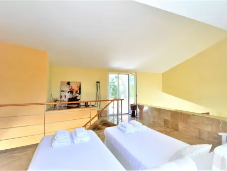 Villa con piscina y pista de tenis privada ideal para familias.  - WiFi Gratis - Photo 33