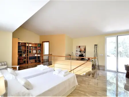 Villa con piscina y pista de tenis privada ideal para familias.  - WiFi Gratis - Photo 34