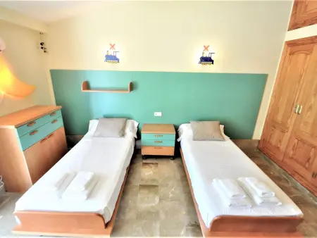 Villa con piscina y pista de tenis privada ideal para familias.  - WiFi Gratis - Photo 37