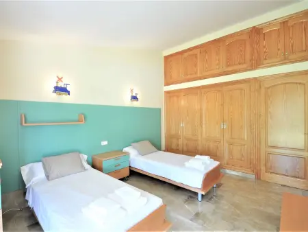 Villa con piscina y pista de tenis privada ideal para familias.  - WiFi Gratis - Photo 38