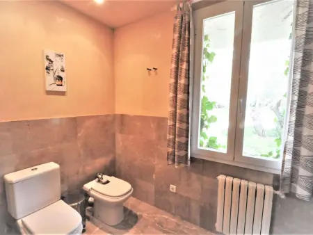 Villa con piscina y pista de tenis privada ideal para familias.  - WiFi Gratis - Photo 40