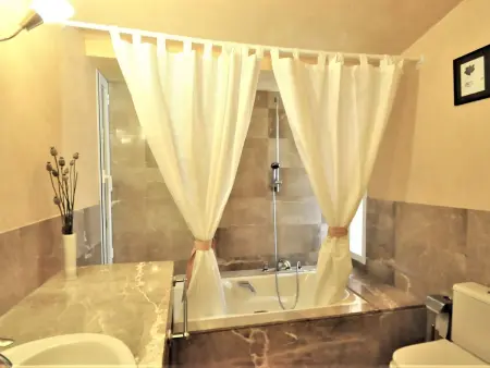 Villa con piscina y pista de tenis privada ideal para familias.  - WiFi Gratis - Photo 49