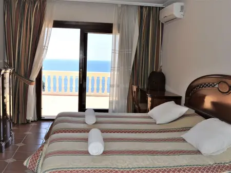 Villa CA TOTHOM con vistas al mar Camp de Mar para 8 personas (4 habitaciones) - Photo 34