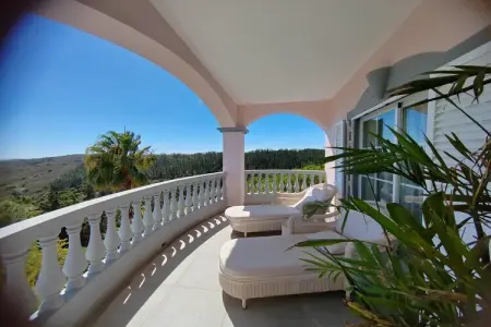 Surga, Belle villa avec piscine à Budens - Photo 8