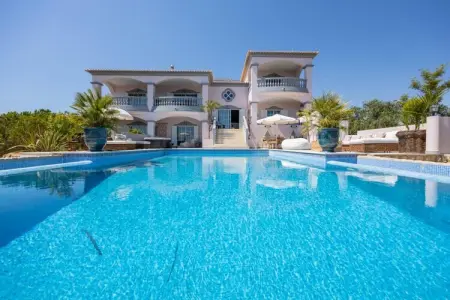 Surga 2, Chambre privée dans une villa de luxe, Budens - Photo 2