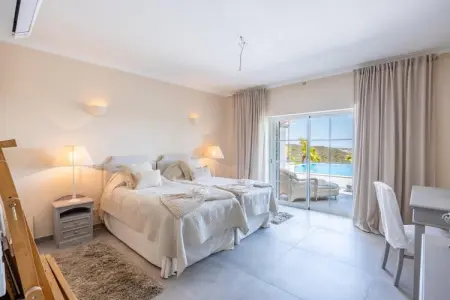 Surga 2, Chambre privée dans une villa de luxe, Budens - Photo 21
