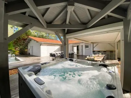 Villa spacieuse avec jacuzzi et piscine chauffée à Hossegor - Photo 2